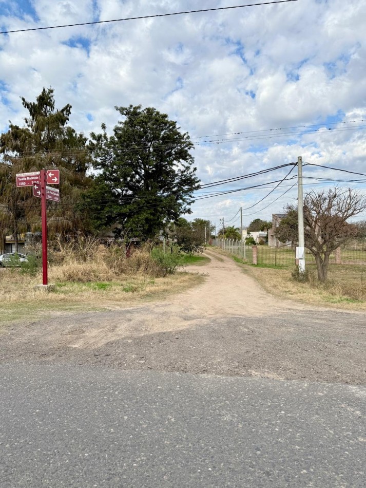 Casa en venta con gran terreno en Arroyo Leyes
