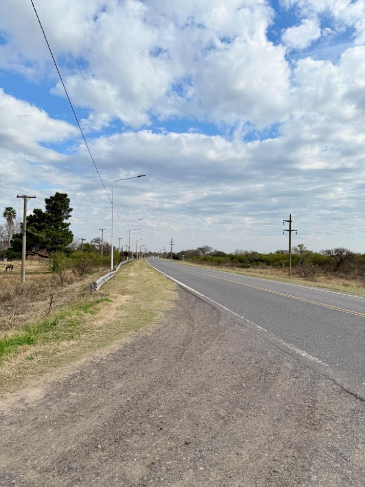 Casa en venta con gran terreno en Arroyo Leyes